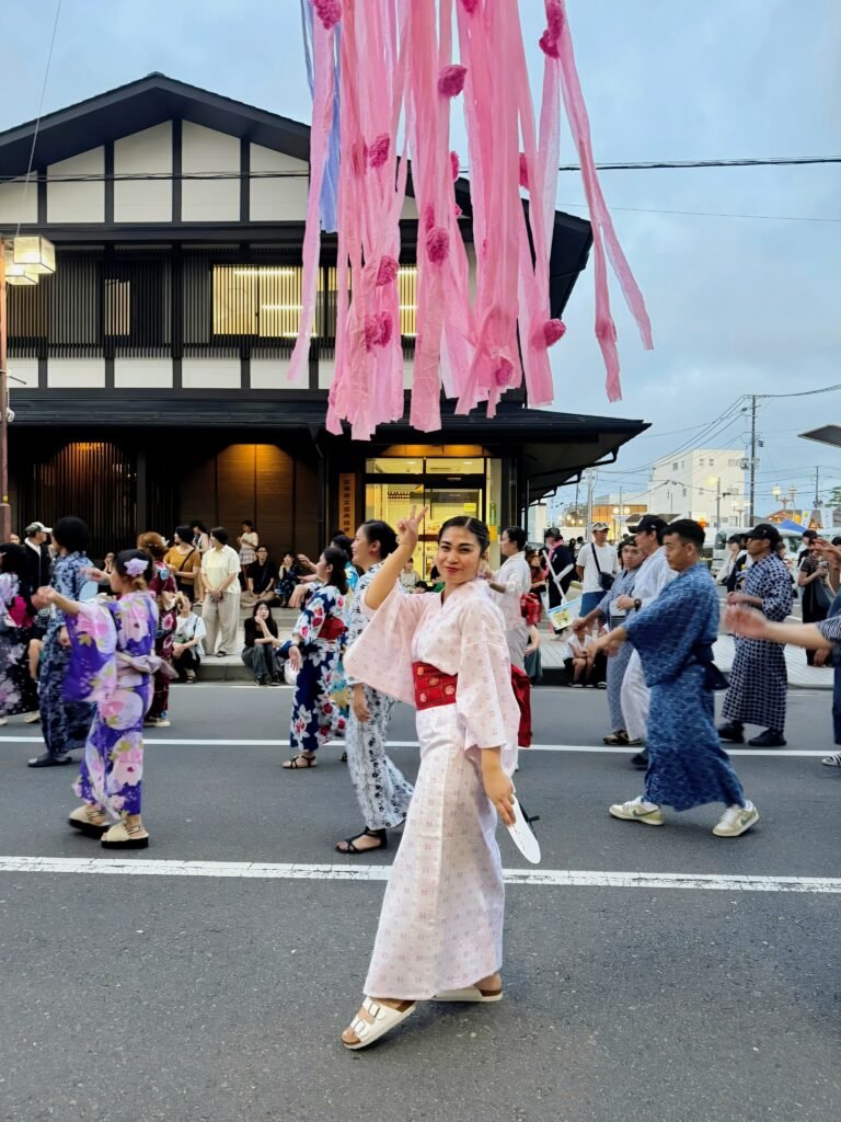 Ishinomaki Kawabiraki Dancers in colorful yukata.